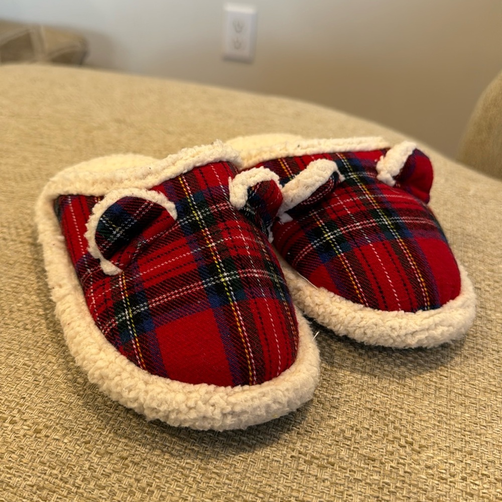 Kids 9/10 Slippers
